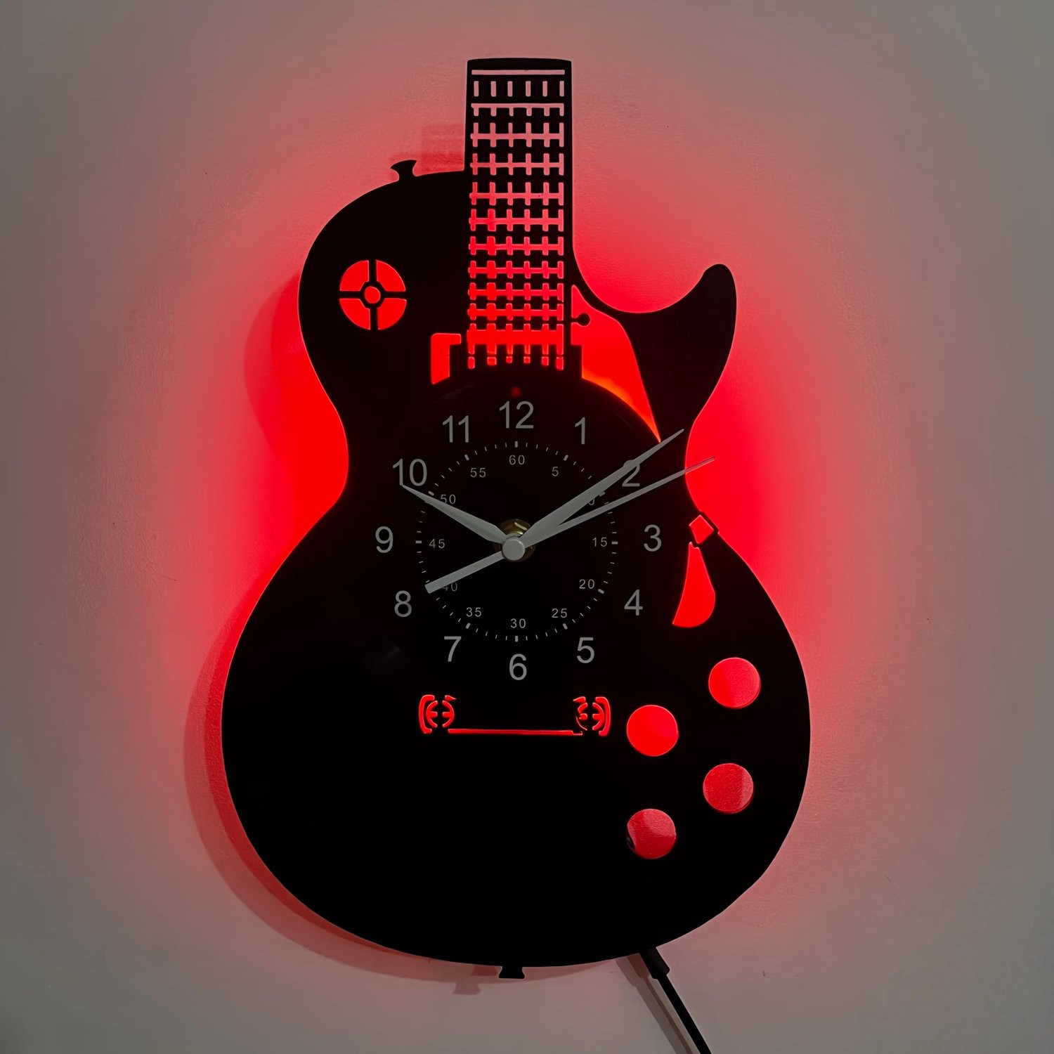 LED vinyl wandklok met gitaarmotief en retro vinylplaat design