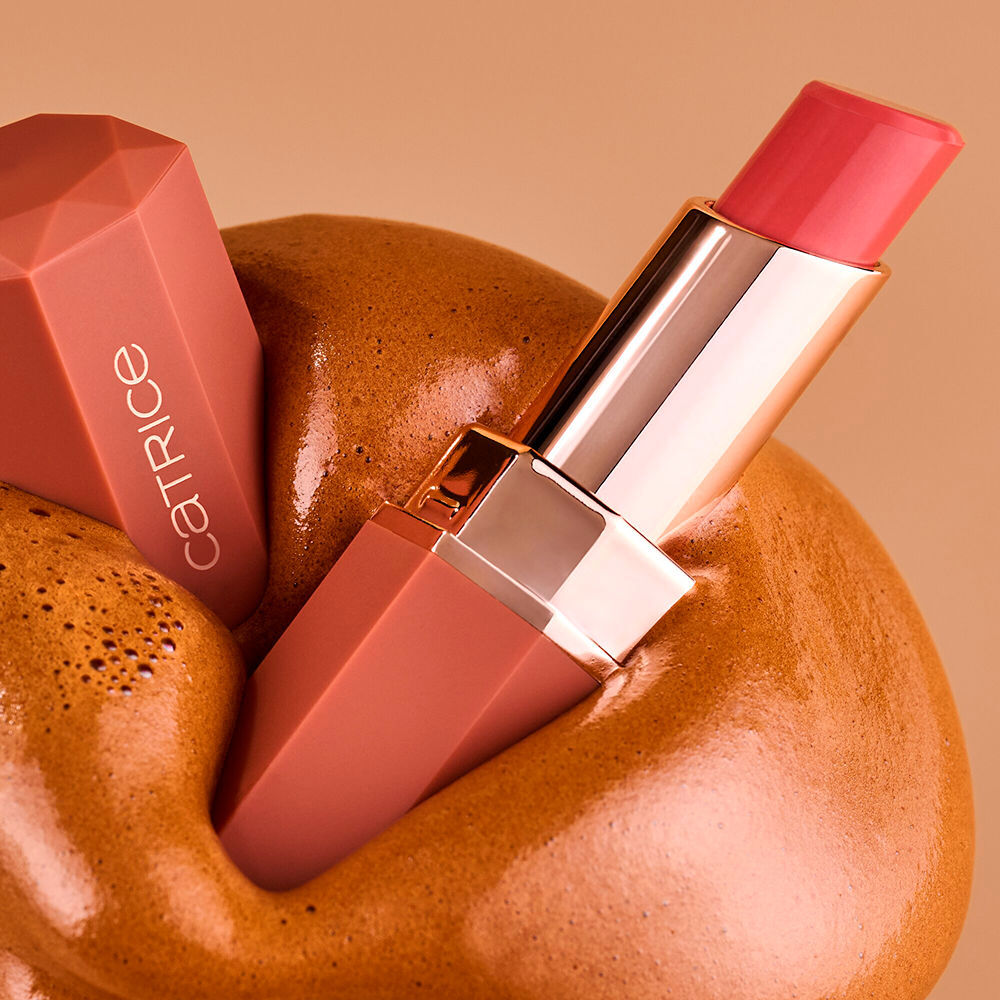 Catrice Espresso Yourself barra de labios brillo intenso #C02-Mocha Mousse