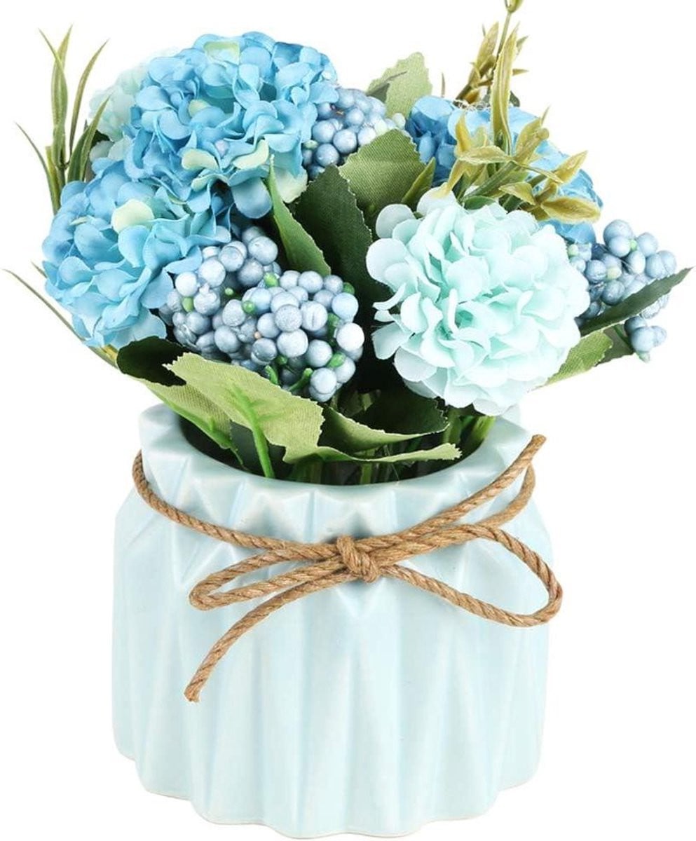 Blauw kunsthortensia boeket met keramische vaas voor huisdecoratie