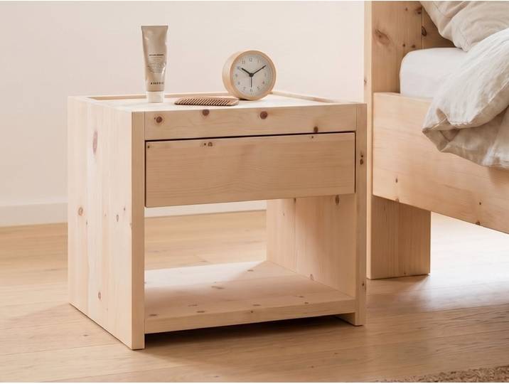 Nachttisch Zirbe „Johann“ Massivholz Zirbe
