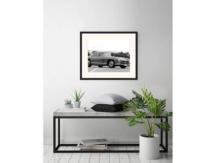 Tableau déco The Mercedes II Cadre : hêtre massif verni Revêtement : plexiglas / Passe Partout Noir 63 x 53cm