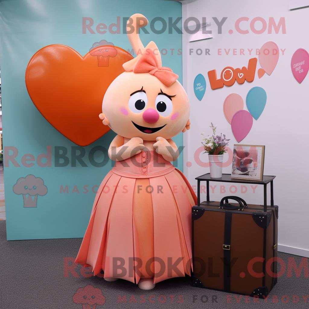 Maskottchenfigur REDBROKOLY eines Peach Love Letter mit Maxirock und Aktentasche