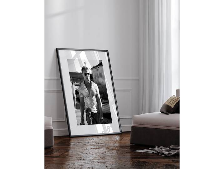 Bild Confident Man B&W Rahmen: Massivholz Buche, lackiert Abdeckung: Acrylglas Multicolor 73 x 93cm