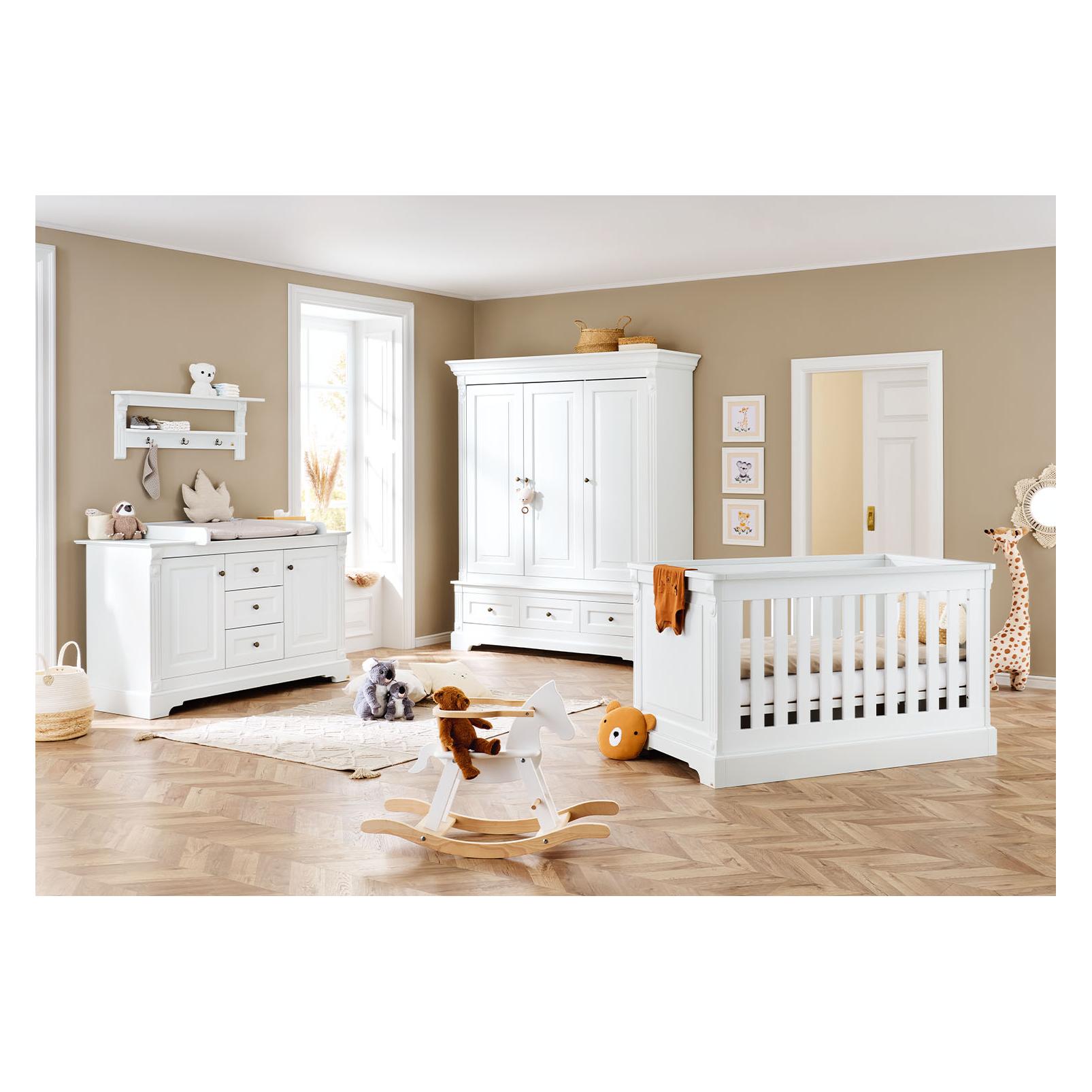Pinolino Kinderzimmer-Set 'Emilia' extrabreit gross inkl. Wandregal, 4-tlg. (Kinderkleiderschrank, Wickelkommode) (103467XGW)