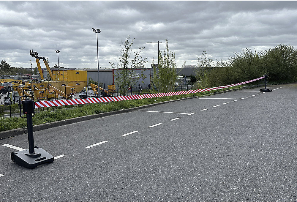 Gurtabsperrung, mobil, 1 x 15 m Gurtband, rot/weiß VISO