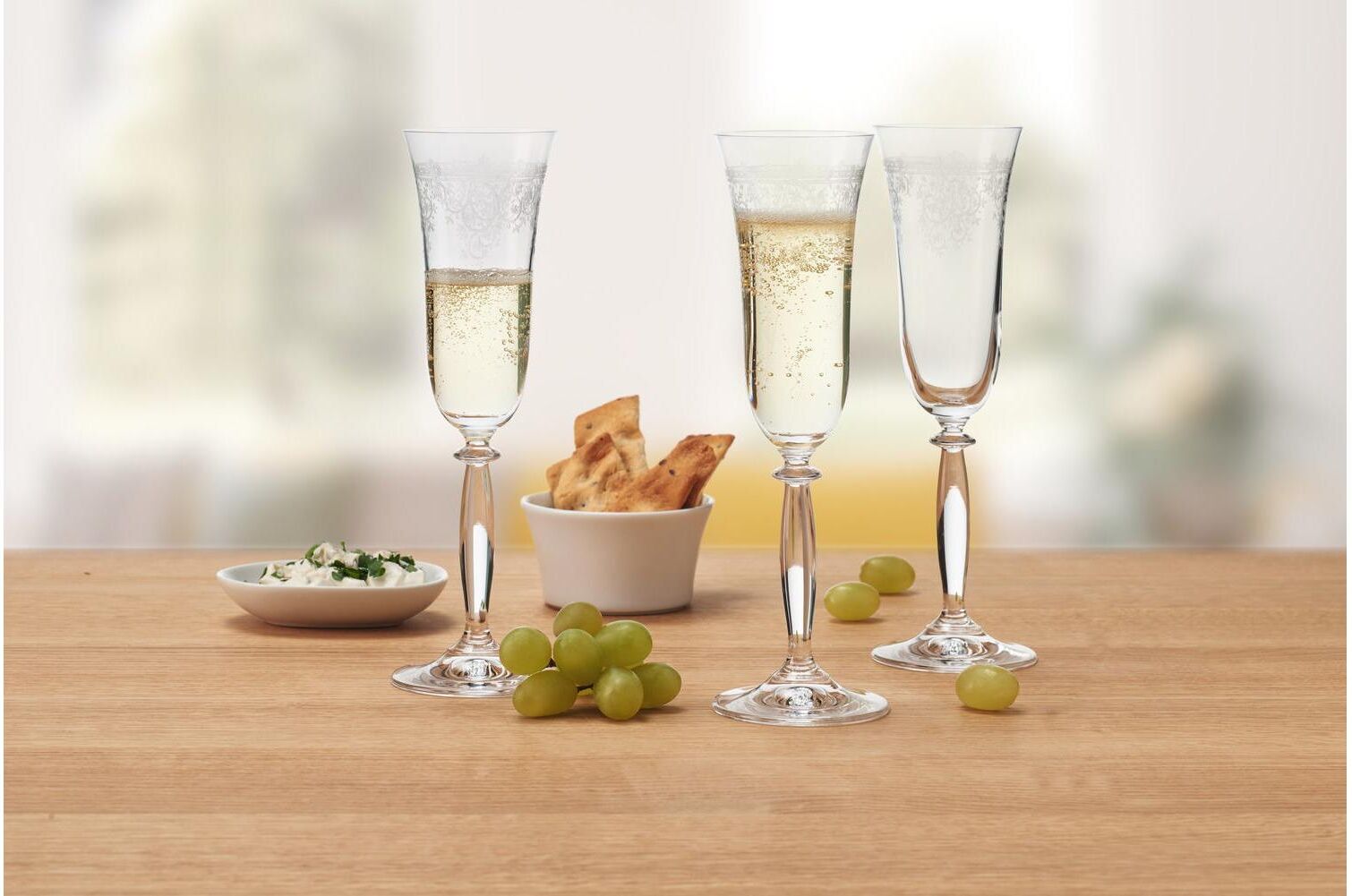 Champagnerglas MONTANA-GLAS "Avalon 180 m", transparent, H:24cm Ø:7cm, Glas, Trinkgefässe, Champagnerglas transparent Ø 7cm x 24cm, 180ml, 6 Stk.