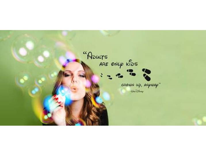 Komar Disney Decosticker ADULTS ARE ALLEEN KIDS 14 x 70 cm Muurtattoo, muurschildering, muursticker, muursticker, spreuk, citaat, kinderkamer 14807h