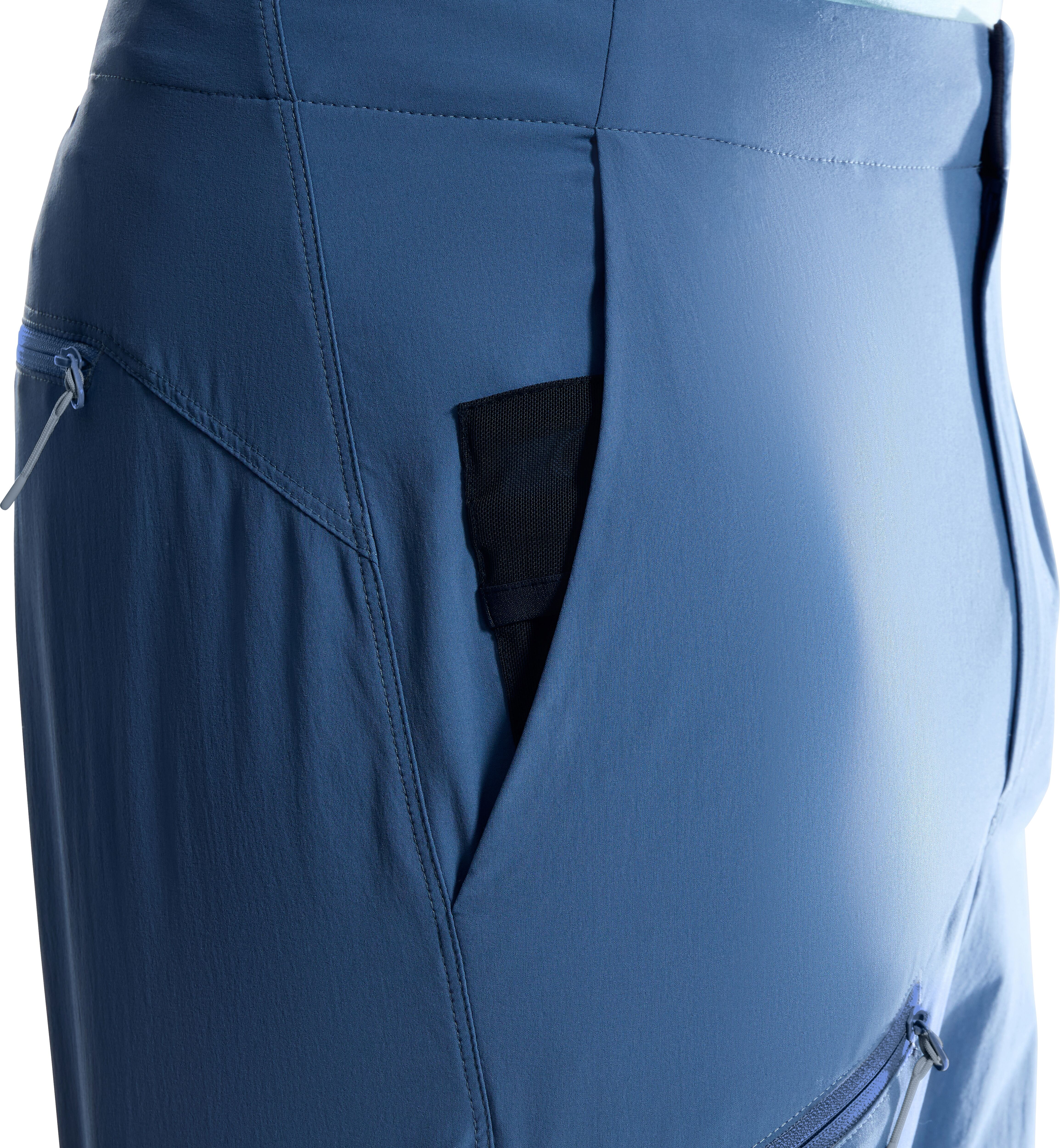 Funktionsshorts BERGHAUS "CALDBECK SHORT AM", Herren, Gr. 36, N-Gr, blau (northern sky), Obermaterial: 85% Polyamid, 15% Elasthan. Futter: 100% Polyester, Hosen Funktionsshorts, elastisches Material, leichtes Obermaterial, atmungsaktives Futter northern s
