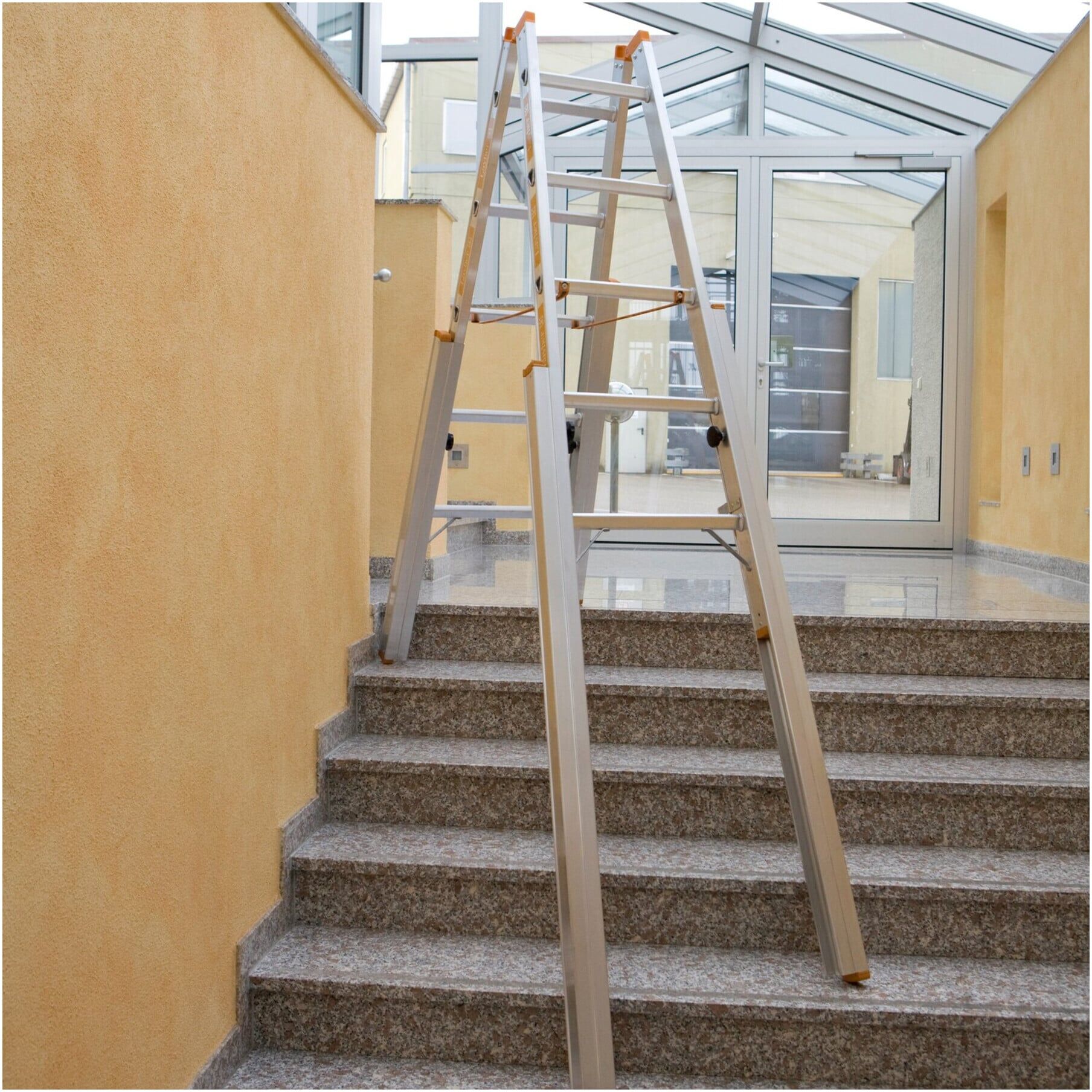 Layher Treppenstehleiter TOPIC 1061 2x7 Sprossen (1061007)
