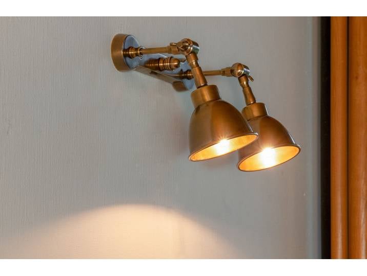 Double applique murale industrielle en laiton vielli Bistrot