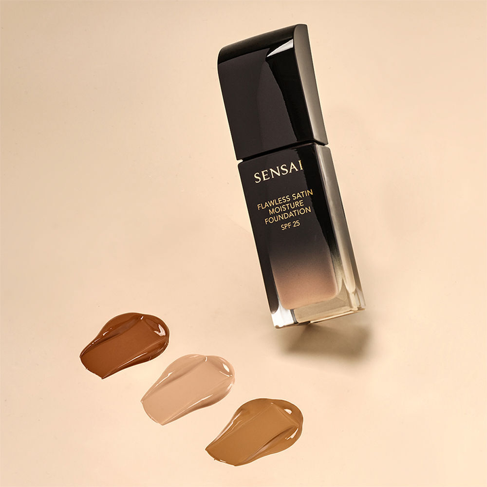 Sensai flawless satin foundation SPF20 #102-ivory beig