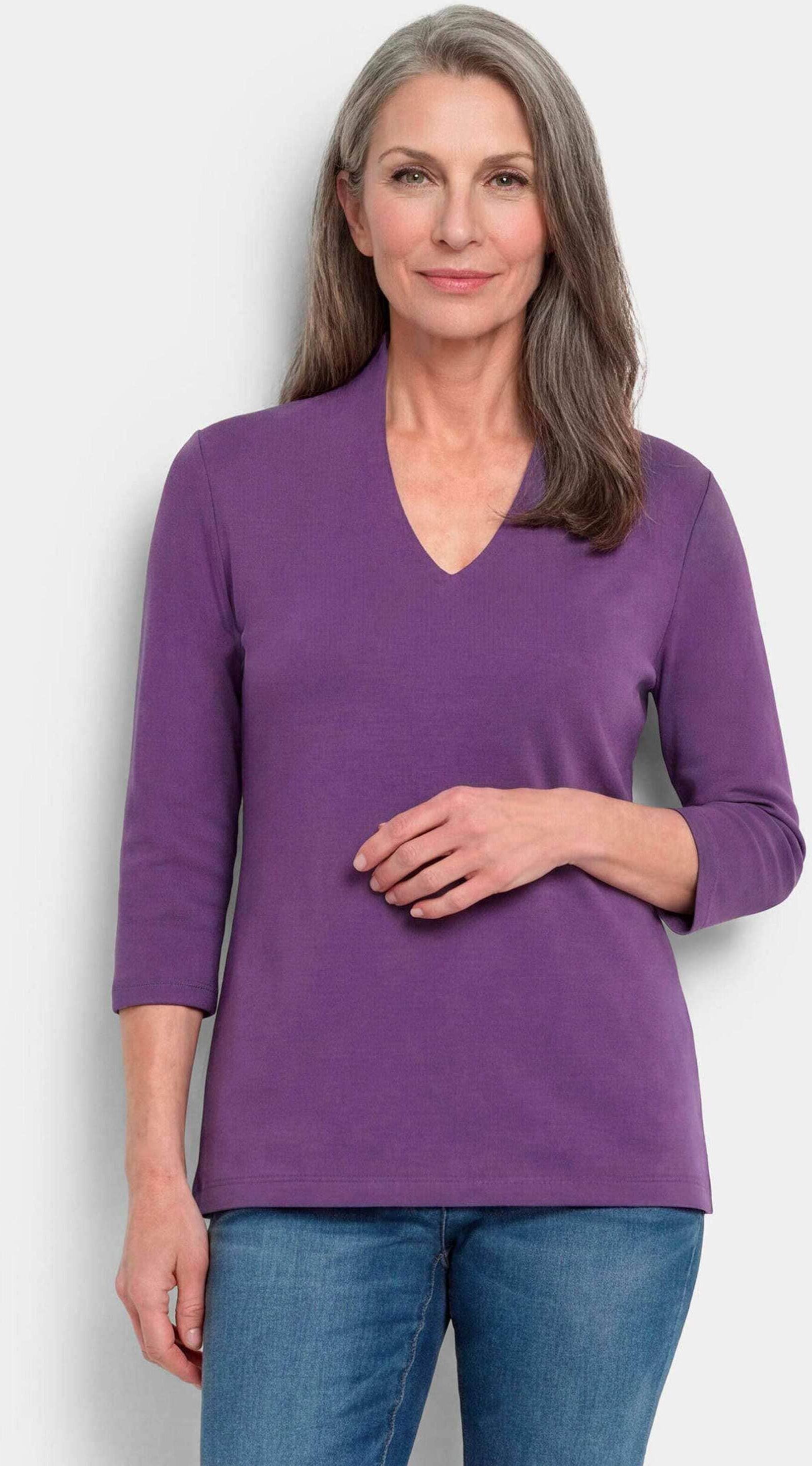 Kurzarmshirt GOLDNER "Elegantes Basic-Shirt mit V-Ausschnitt", Damen, Gr. 54, lila, Obermaterial: 100% Baumwolle CO., Modisch, V-Ausschnitt, Shirts Kurzarmshirt, V-Ausschnitt