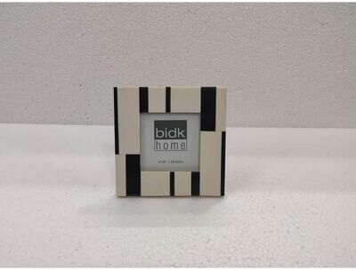 BIDKhome Resin Frame Black and White - BLACK & WHITE