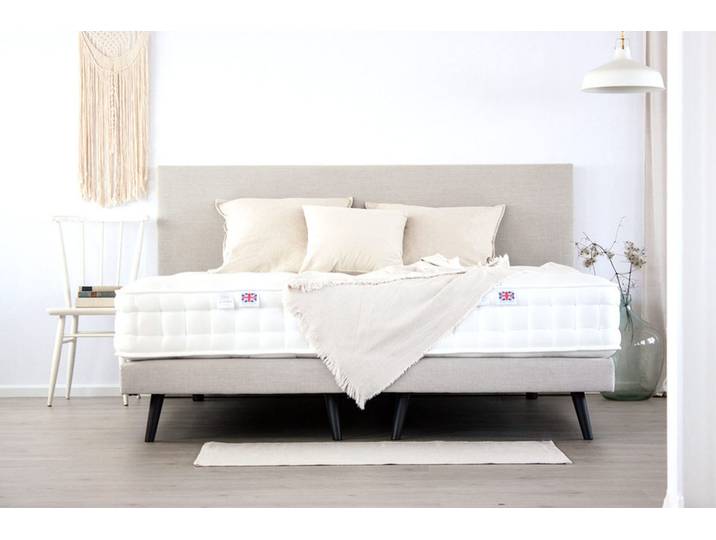 Boxspringbett VIENNA 220x220 cm - verschiedene Farben und Bezüge verfügbar - konfigurierbar - mit Matratze - mit gepolstertem Kopfteil