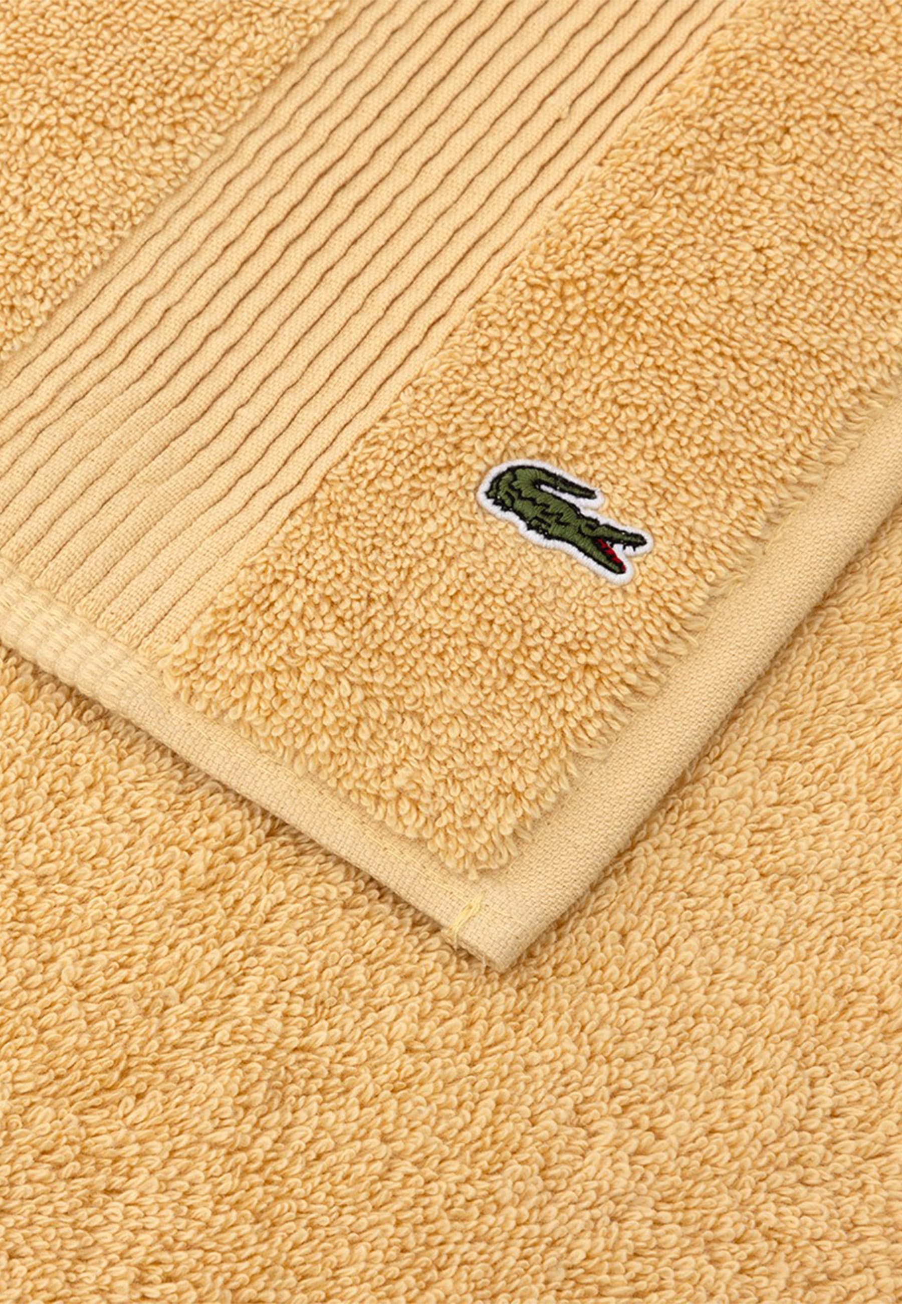 Duschtuch LACOSTE "LLECROCO", beige (sesame), B:70cm L:140cm, Frottier, Obermaterial: 100% Baumwolle, Handtücher, Duschtuch, mit Label-Applikationen sesame B/L: 70cmx140cm, 1 Stk., Frottier