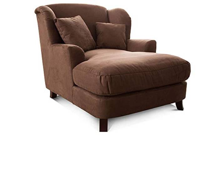 Cavadore XXL-Sessel Assado / Großer Polstersessel mit Holzfüßen und großer Sitzfläche / Inkl. 2 Zierkissen / 109 x 104 x 145 / Mikrofaser Braun