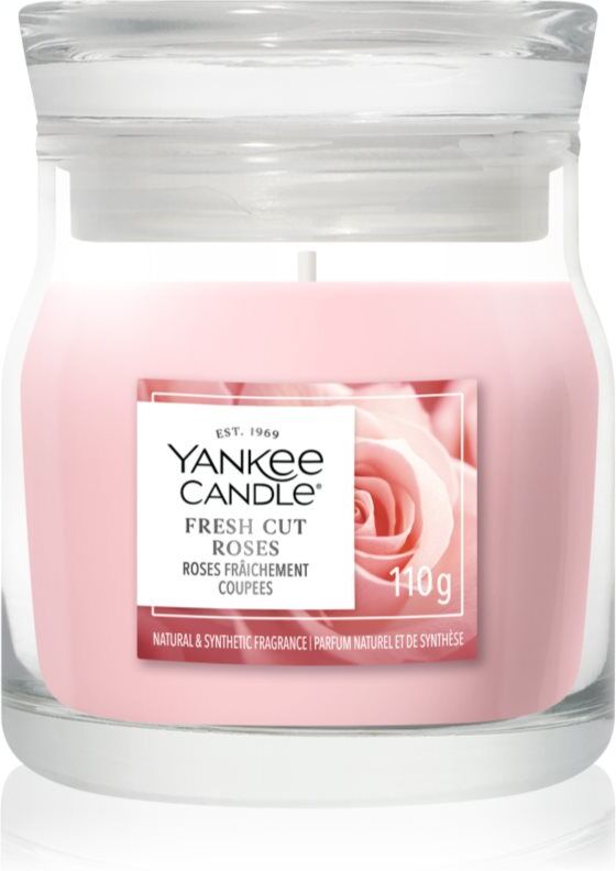 Yankee Candle Fresh Cut Roses scented candle Signature 110 g