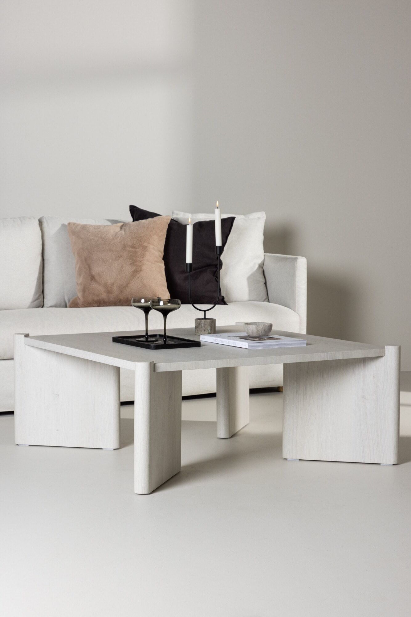 Couchtisch VENTURE HOME "Rogaland, quadratischer Couchtisch, modern & elegant, 100 × 100 cm", weiss (weißgewaschen, weißgewaschen, weißgewaschen), B:100cm H:40cm T:100cm, Tische, Couchtisch, Sofatisch, MDF, quadratisch, niedrig, geräumig, raffiniert weißg