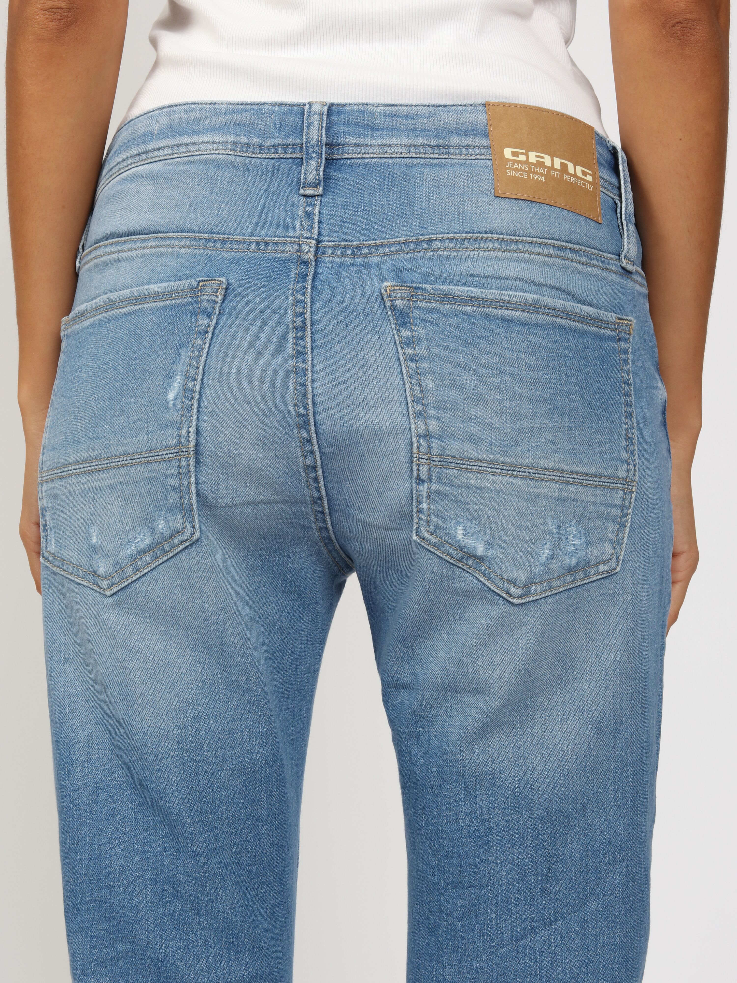 Boyfriend-Jeans GANG "94NICA CROPPED", Damen, Gr. 31, N-Gr, blau (massive destroy), Denim/Jeans, Obermaterial: 90% Baumwolle, 8% Polyester, 2% Elasthan, bequem knöchelfrei, Jeans Boyfriend-Jeans, mit geraden und verkürzten Beinverlauf