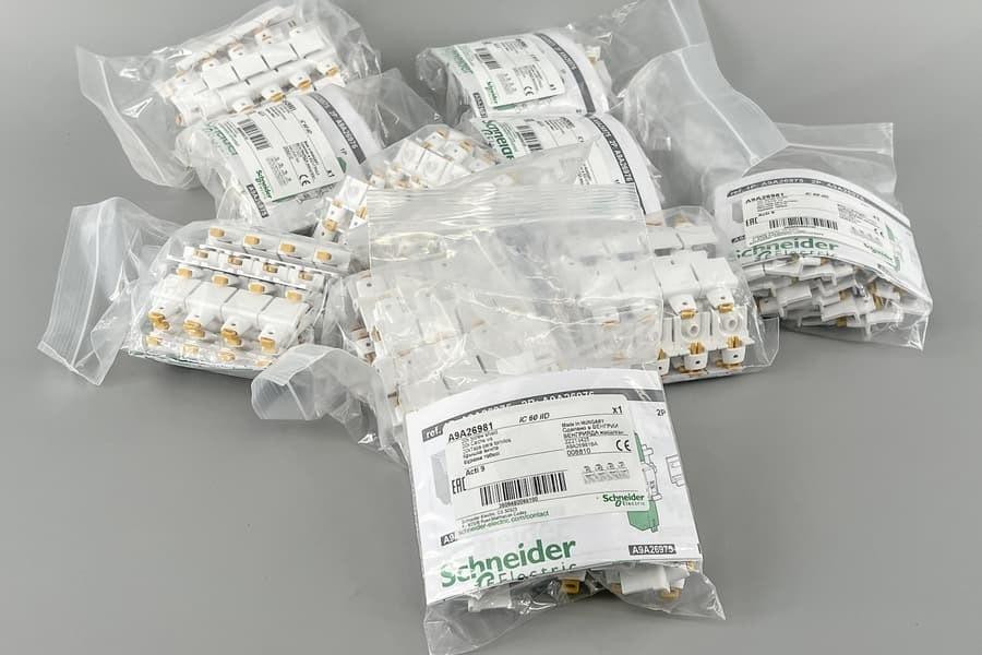 Schneider Electric A9A26981 Acti 9 Components 20X Schroefschild IC60 IID, Wit
