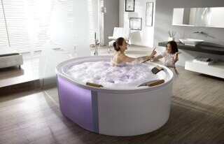 Hoesch Ergo+ Freistehende Ovalbadewanne 2000 x 1600 mm weiß/verchromt mit Außenverkleidung schwarz - 6442.010305552