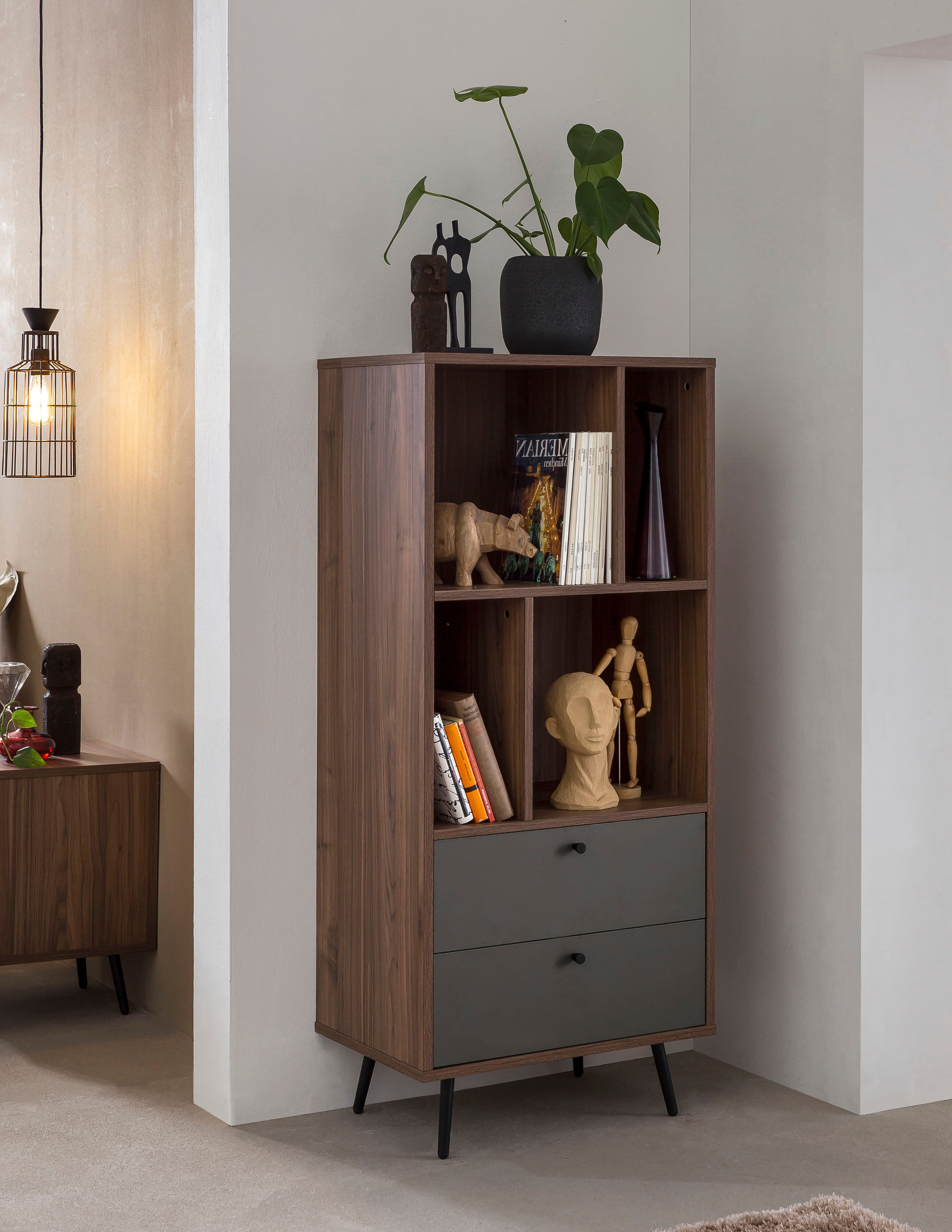 Bücherregal SALESFEVER "Kiruna Regal: Raum für Inspiration", braun (walnuss), B:60cm H:138cm T:39,6cm, MDF, Metall, Regale, Bücherregal, Moderne Eleganz in Walnussfarbe walnuss B/H/T: 60cm x 138cm x 39,6cm, 4 Stk. offene Fächer
