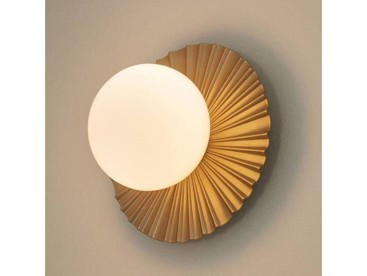 Nuura Aps Designer Wandlampe Liila Muuse, dimmbar, messing / gold, für Badezimmer, Metall, Skandinavisch, Wandleuchte, Wandlampe Innen