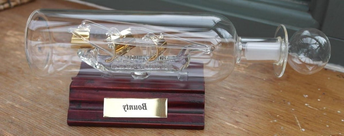 Gedetailleerd HMS Bounty model schip in fles, decoratie voor in huis, B: 20 cm, D: 5 cm, Transparant