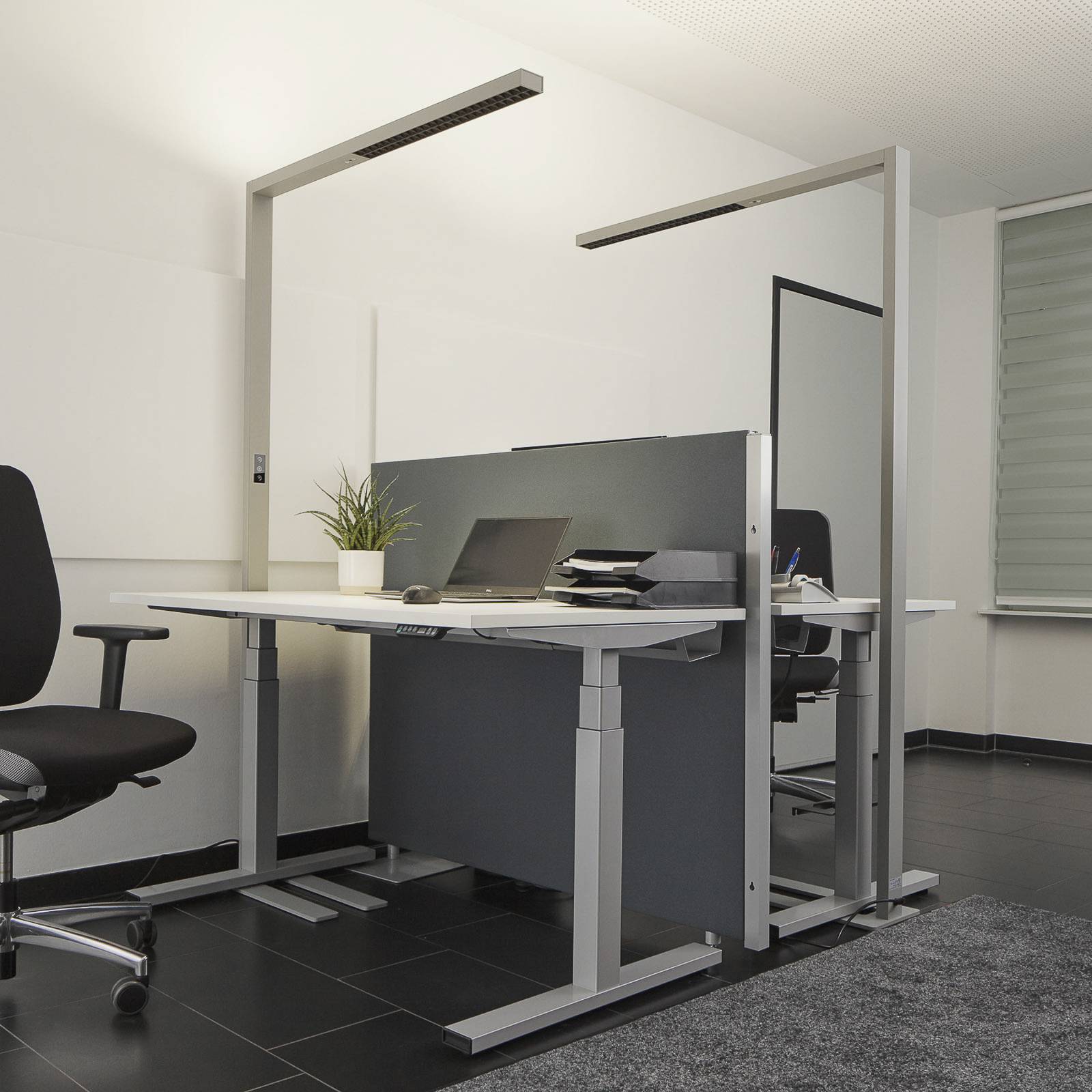 Arcchio LED-Büro-Stehlampe Jolinda, 2er-Set, silber, 4.000 K Jolinda Arcchio, dimmbar, alu / grau / zink, für Arbeitszimmer / Büro, Aluminium, Modern