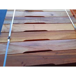 Niove Pferdestallbohlen, 32x120 mm, AD, glatt gehobelt, längsseitig Nut & Feder, einseitig Lüftungsschlitz
