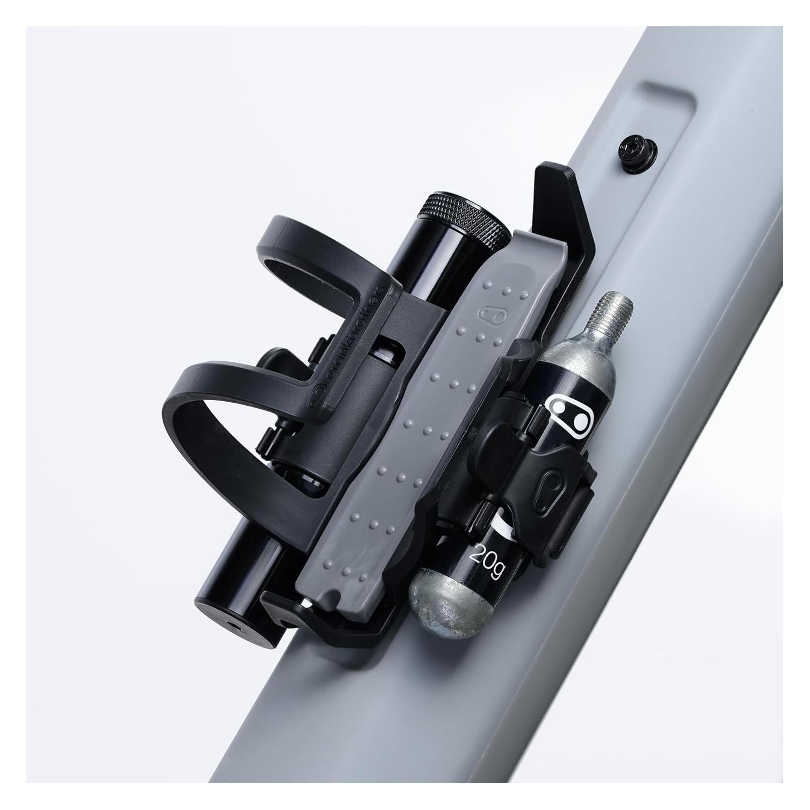 Crankbrothers BC18 Side Entry Flaschenhalter + Multitool (491-050-16776)