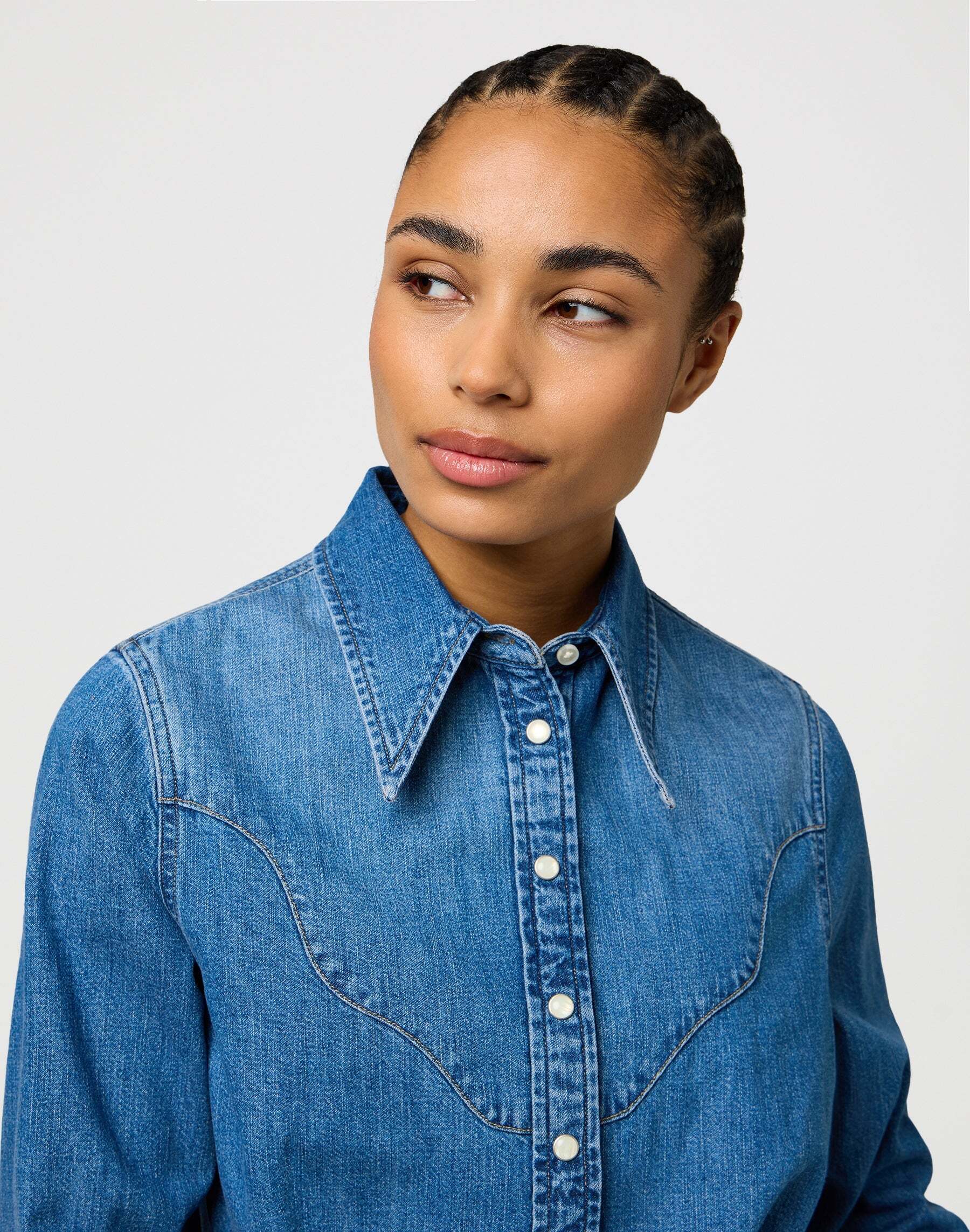 Jeansbluse WRANGLER "WRANGLER Jeanshemd Femme Peplum Shirt", Damen, Gr. M, blau, Obermaterial: 80% Baumwolle CO. 20% Baumwolle CO recyc.., Blusen Jeansbluse blau M