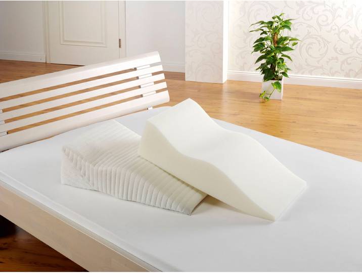 Lagerungskissen FAN Medisan Sleep & Care Beinruhekissen , weiss (weiß, gestreift unifarben), B:40cm H:18cm L:70cm, Polyester, Dekokissen_Sitzkissen_Kissenhüllen, Lagerungskissen