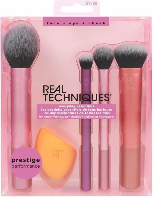 Real Techniques Makeup Must Haves Kit Face + Eye + Cheek