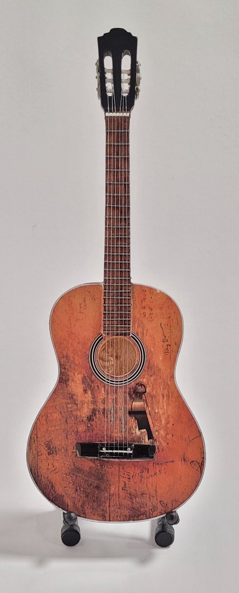 Willie Nelson Mini Gitaar Miniature Collectible Decoratie