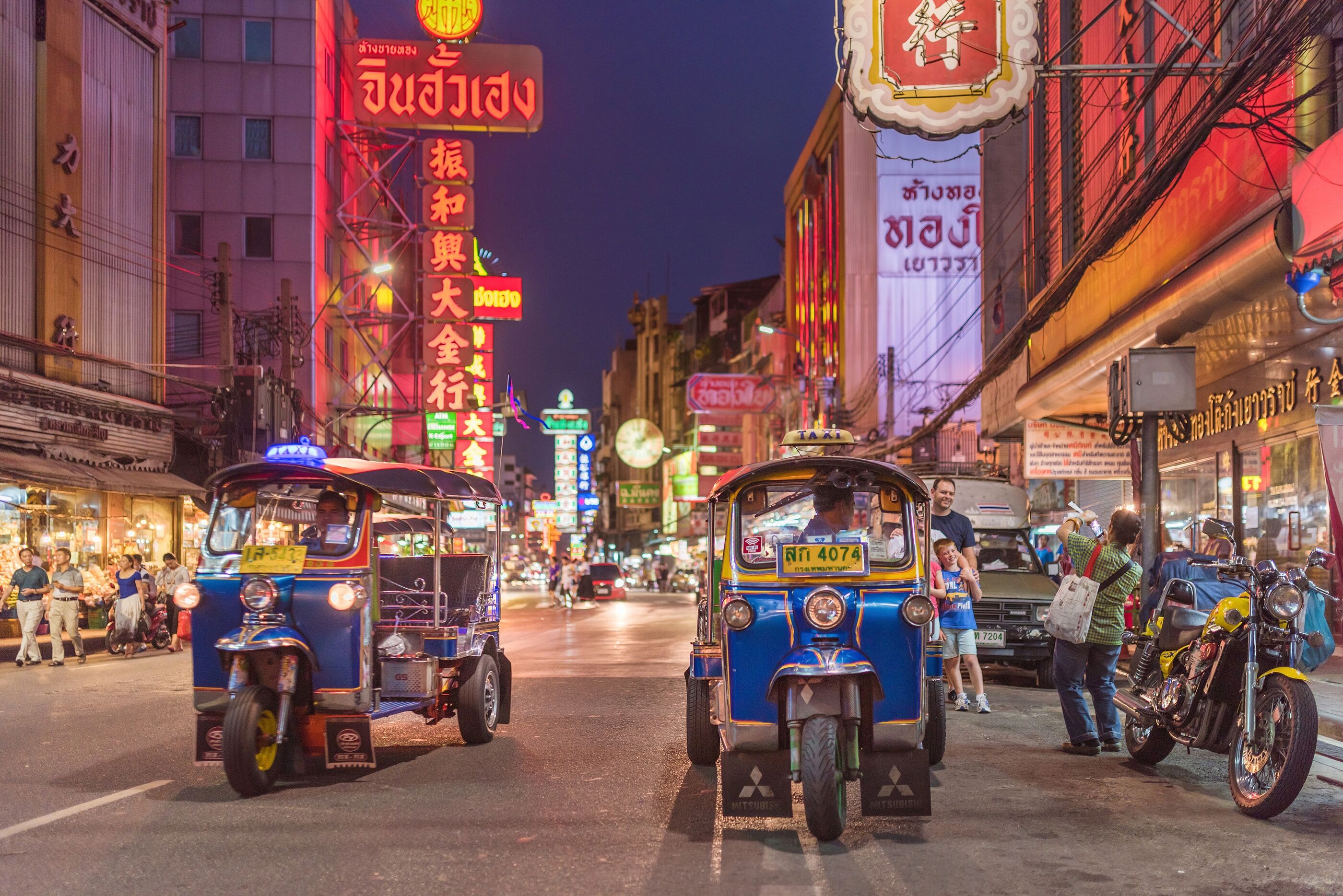 Fototapete PAPERMOON "BANGKOK-TUK TAXI CHINATOWN", bunt, B:2,5m L:1,86m, Vlies, Tapeten, Fototapete bunt B/L: 2,5m x 1,86m, Bahnen: 5 Stk.