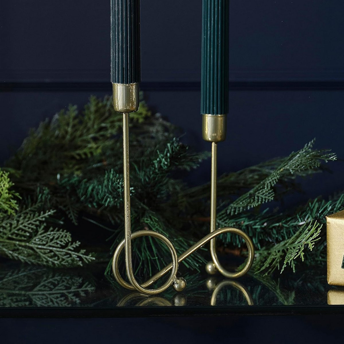 Elegante Gouden Metalen Kaarsenhouder voor Twee Dinerkaarsen - Tafeldecoratie