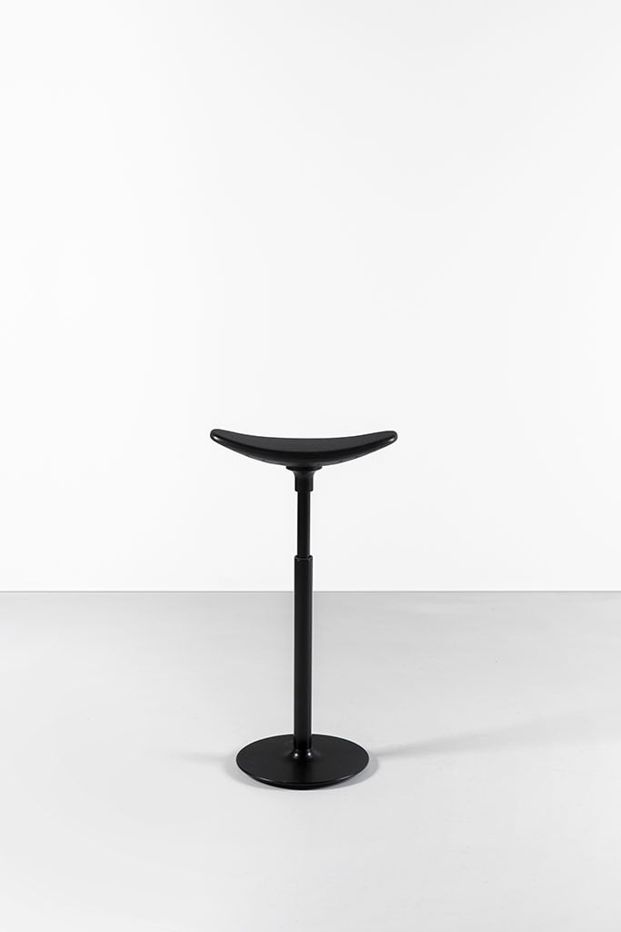 Lapalma Ryo Hocker / Stehhilfe (schwarz lackiert, schwarz gebeizt offenporig) schwarz lackiert | schwarz gebeizt offenporig S17205NO