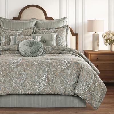 J. Queen New York Raine Comforter Set