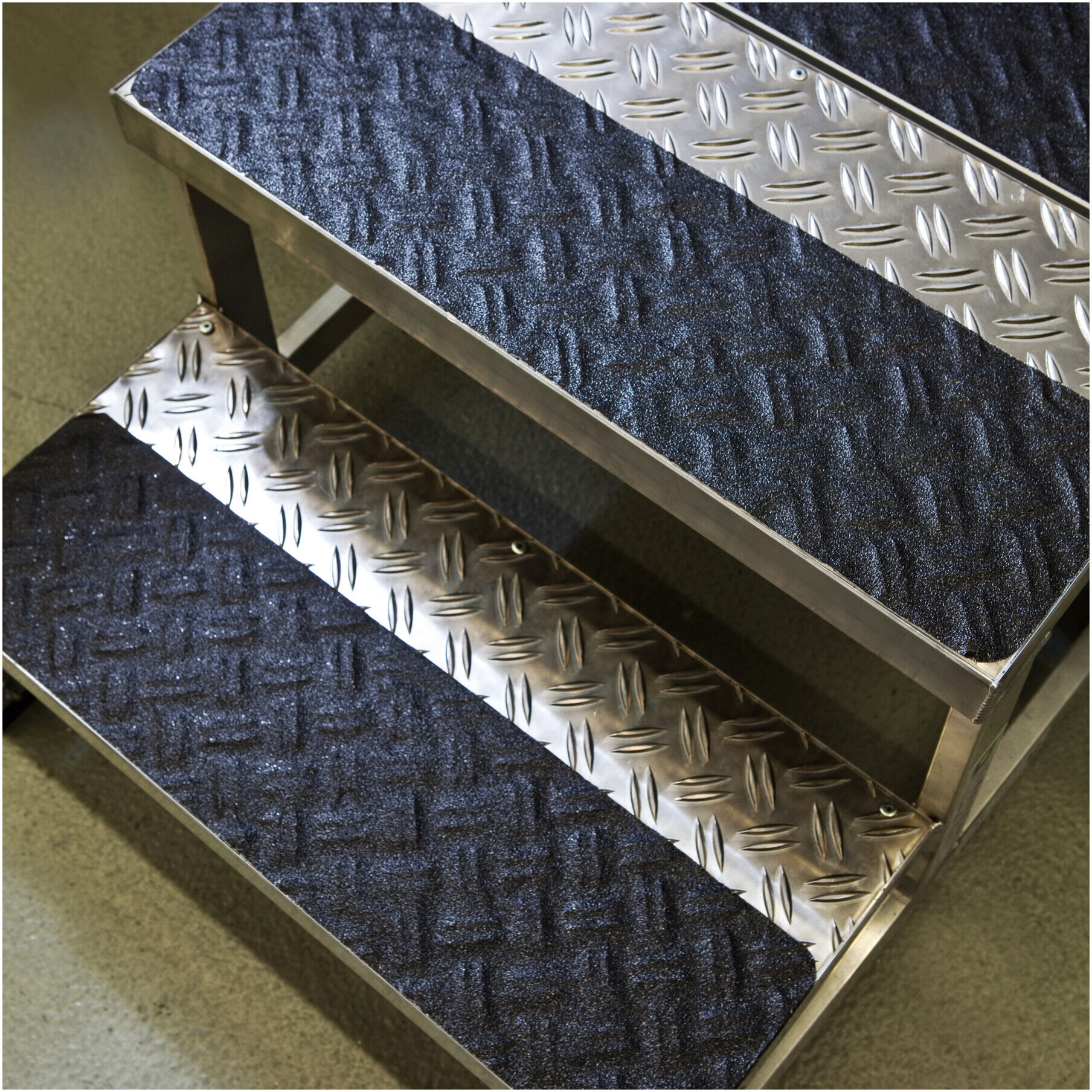 Moravia Antirutsch-Belag schwarz verformbar selbstklebend Rolle 150 mm x 18,3 m (265.28.107)