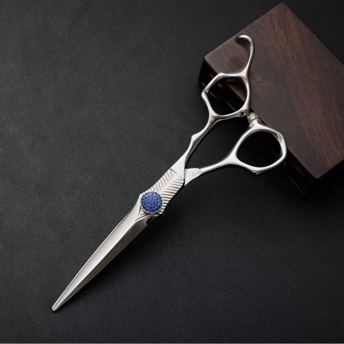 INF Professionelles 8-teiliges Haarschneide-Scheren-Set - 9CR13 Edelstahl Friseurscheren mit ergonomischem Design und