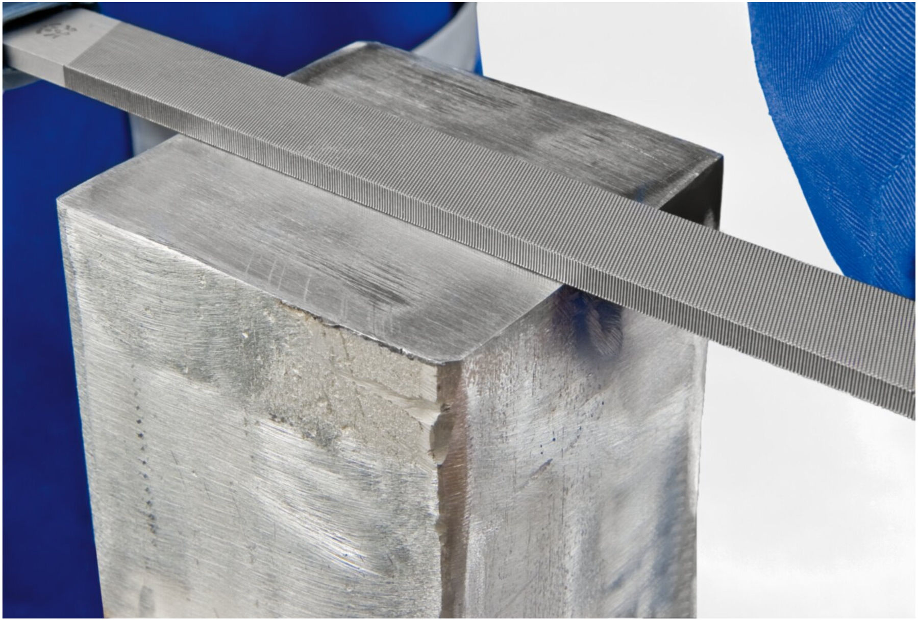 PFERD TOOLS Werkstattfeile Flachstumpf 100mm Hieb 3 für Feinbearbeitung, Schlichten (11101103)