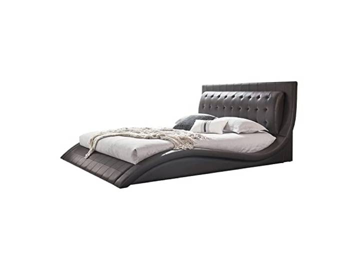 i-flair St. Tropez Kunstleder-Polsterbett 180 x 200 cm Braun, Lederknöpfe Hohes Kopfteil, geschwungener Rahmen, Mittelstange für 2 Lattenroste, moderne Lounge-Optik
