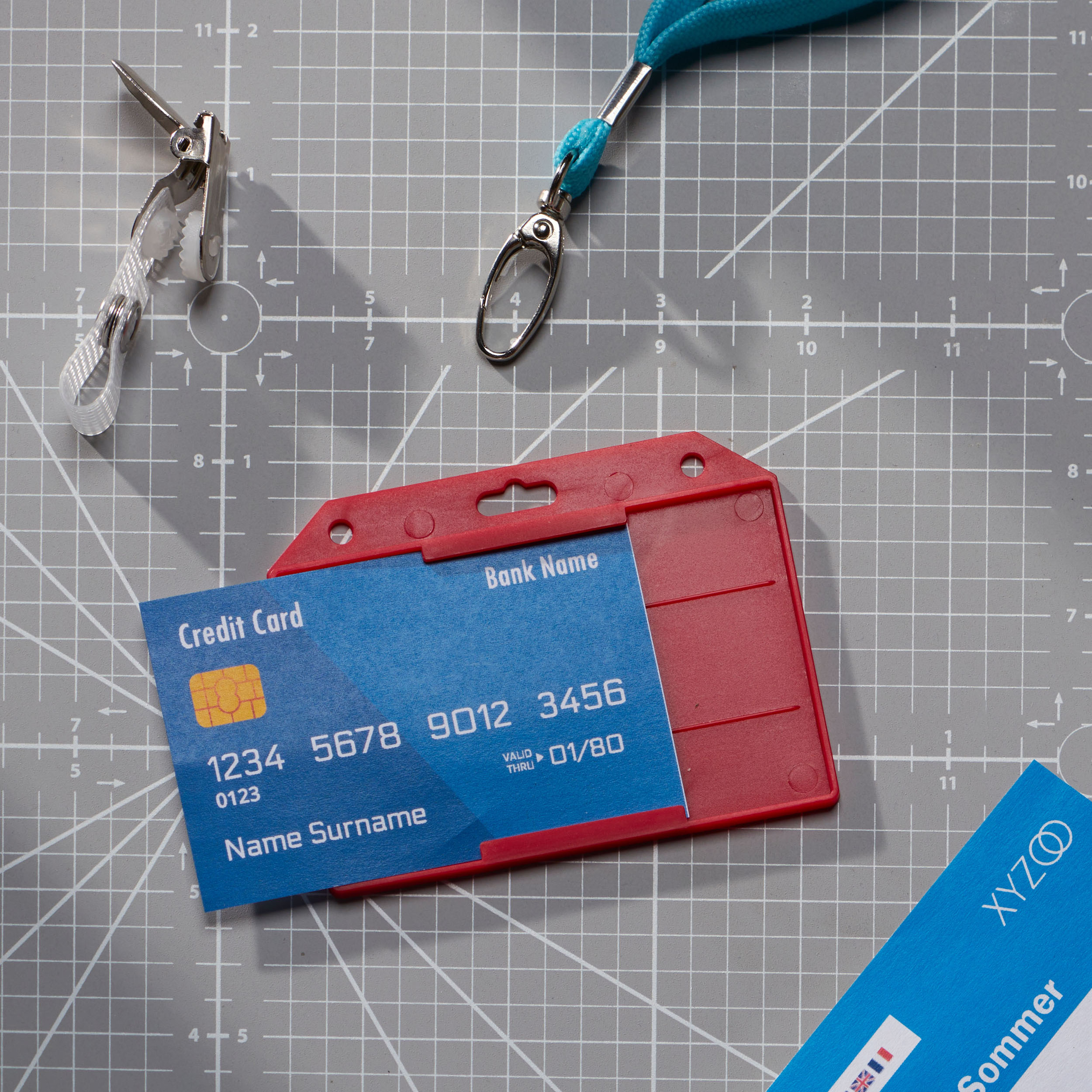 SPRINTIS 50 Unités - Porte-badge en plastique dur, ouverte rouge, plastique rigide
