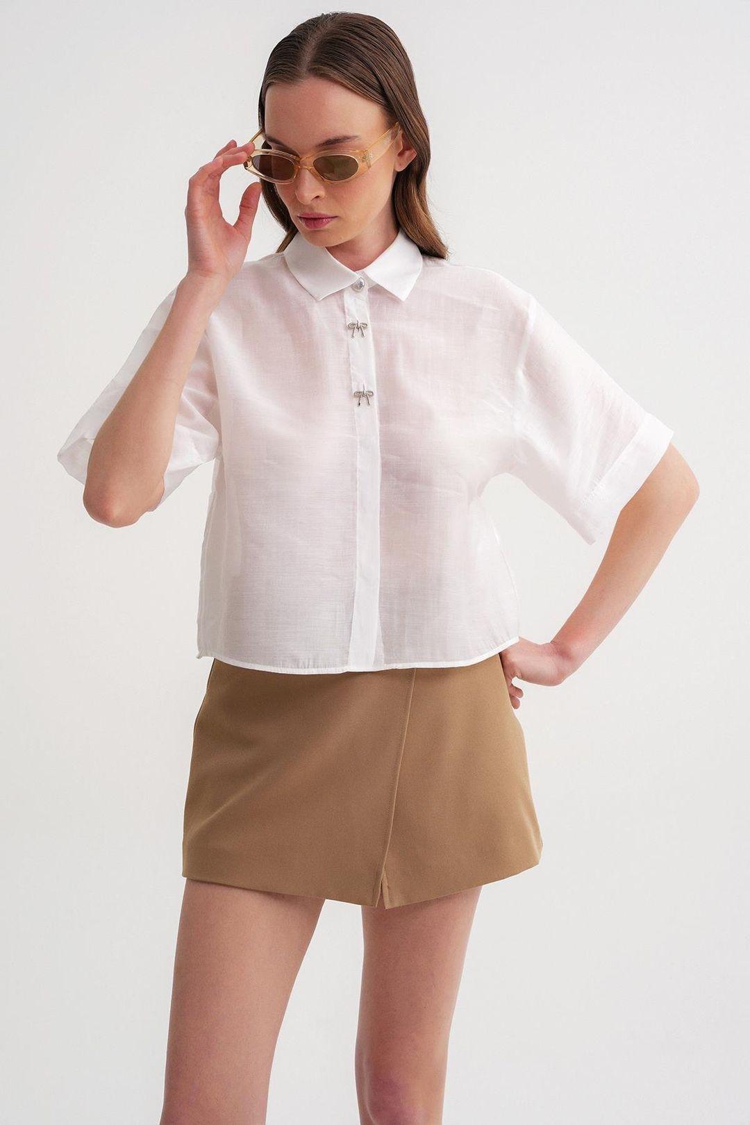 Korte Mouwen Crop Shirt met Steenaccessoires