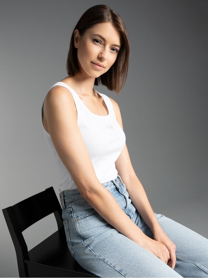 Tanktop TRIGEMA "TRIGEMA Trägershirt mit Kristallsteinen", Damen, Gr. XL, weiss (weiß), Feinripp, 95% Baumwolle, 5% Elasthan, lang, Rundhals, Tops Tanktop weiß XL