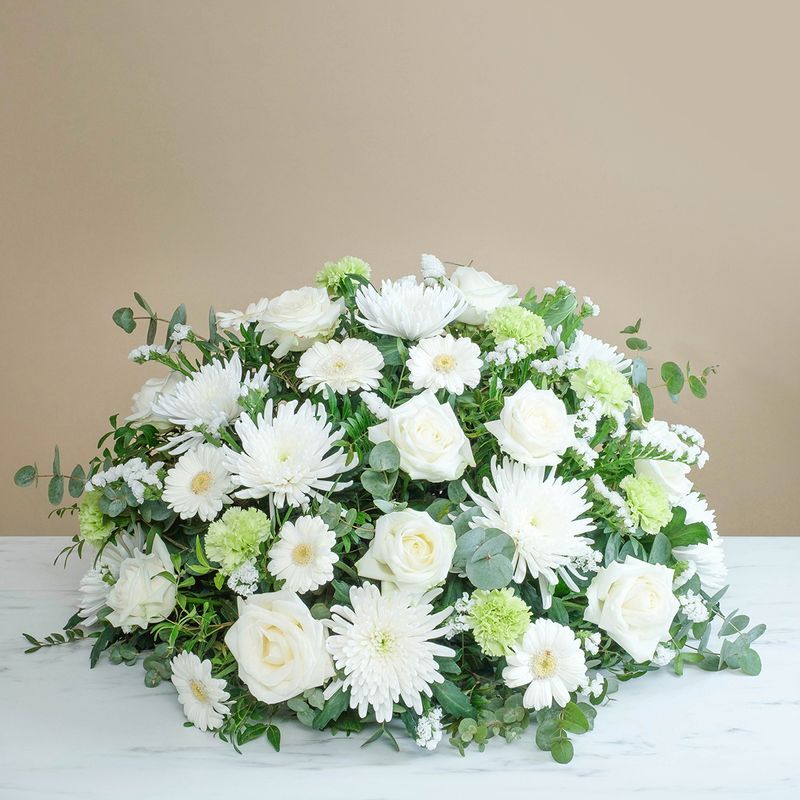 Composition fleurs blanches pour le deuil : Bel hommage blanc - Interflora