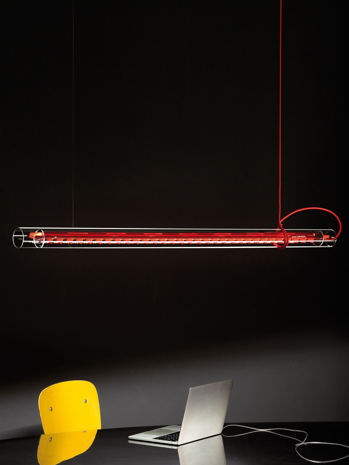 Ingo Maurer LED-Pendelleuchte TUBULAR rot 1081024 4251545417686