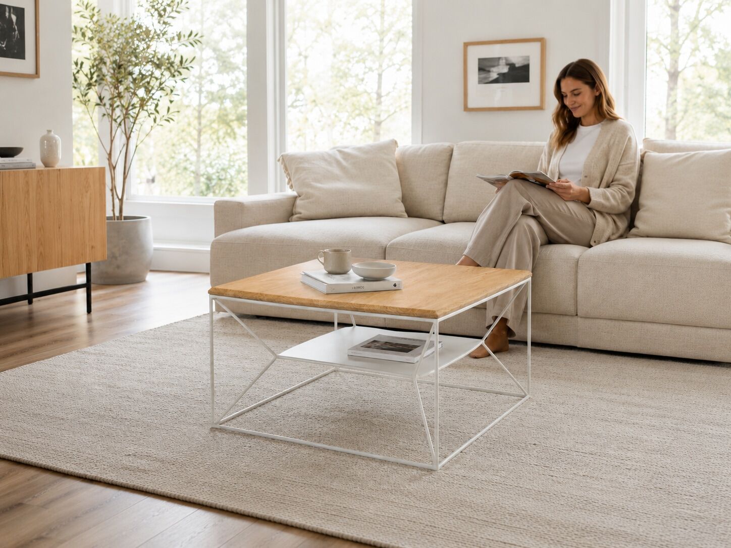 Couchtisch GOODPRODUCT "Inari, Wohnzimmertisch, Sofatisch, Beistelltisch, Kaffeetisch", braun (natur, pearl weiß, natur), B:70cm H:40cm T:70cm, Tische, Couchtisch, Wildeiche massiv geölt 18 mm, Metallgestell pearl white mit Ablage natur, pearl weiß, natur