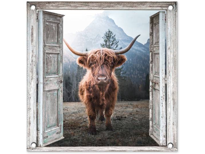 Tuinposter - Doorkijk - Schotse hooglander - Bergen - Dieren - Bos - 50x50 cm - Tuinposter doorkijk - Tuindoek